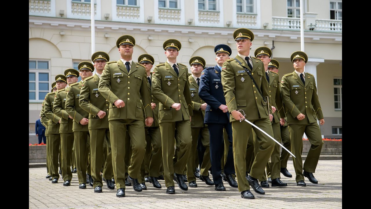 Pirmojo karininko laipsnio leitenanto suteikimo ceremonija