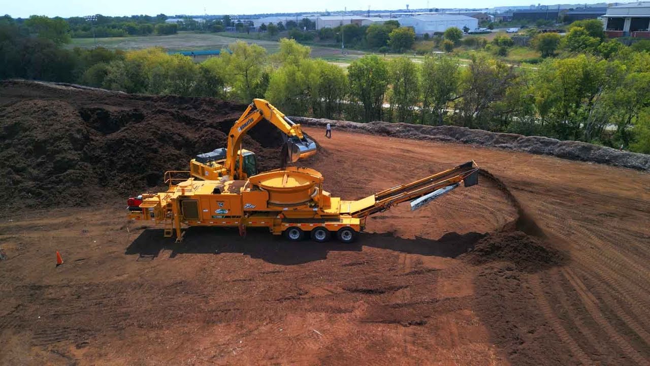 Tub Grinder TG7000 * Whittlesey Landscape Supplies Customer Success Story | Vermeer Texas-Louisiana
