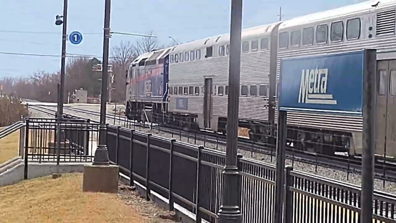 Railfanning + storm watching during rush hour in Tinley Park - 80th Avenue 