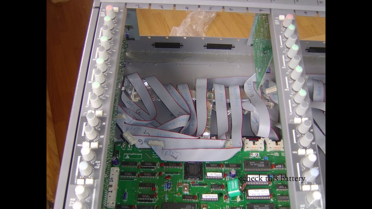 Soundtracs Solitaire Battery corrosion STUDIO SYSTEMS