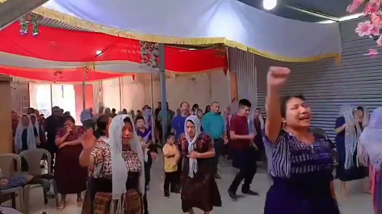 En la comunidad del Espíritu Santo . fiesta de Santa Cruz,  Barillas.