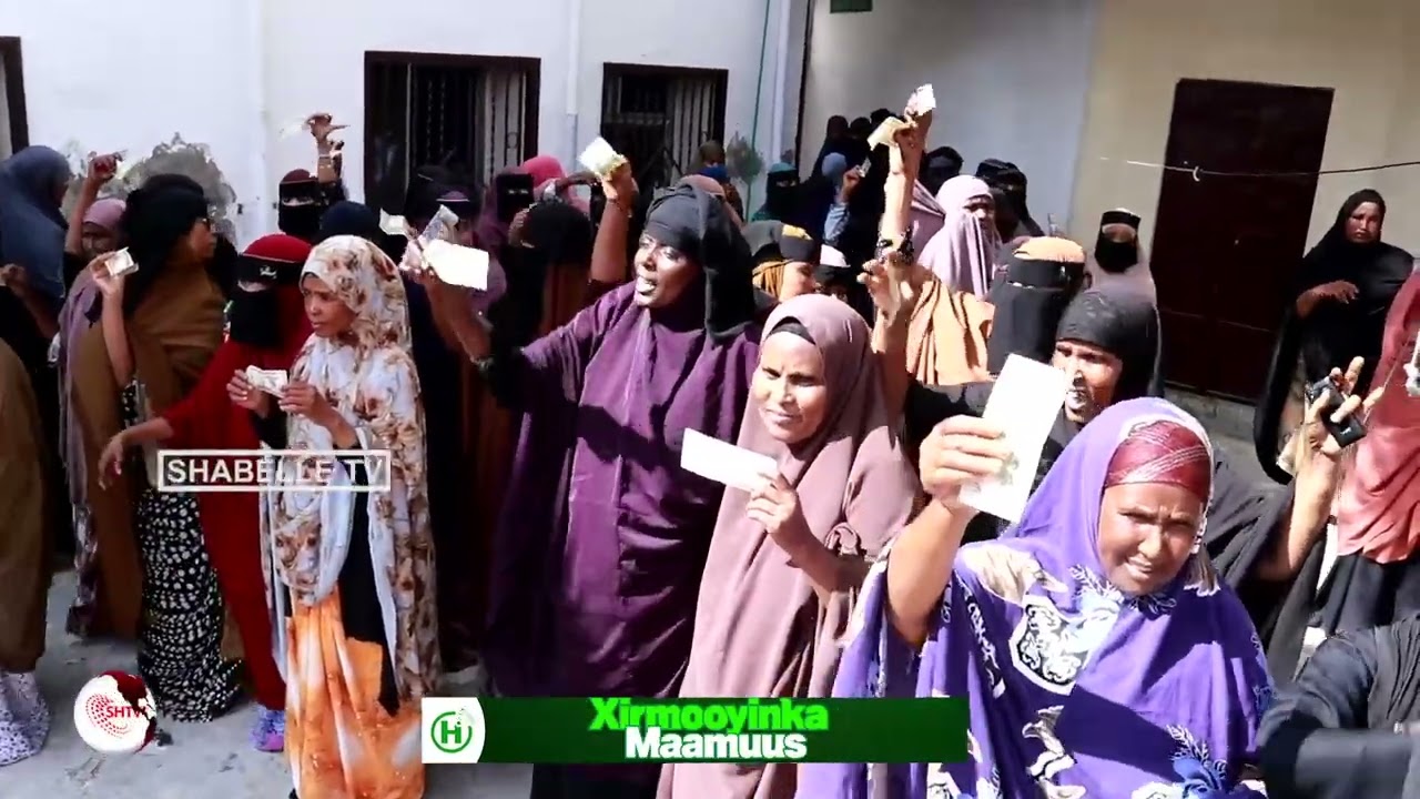 Hay'adda Samafal ee Hormuud Salaam Foundation oo deeq gaarsiisay haween iyo dad baahiyaha...........