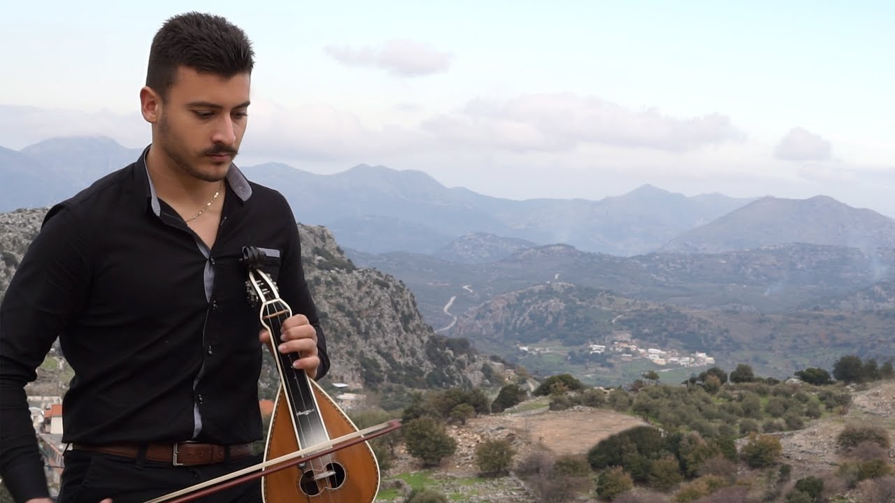 Γιώργης Παρασύρης (Μπόμπαρης) ~ Ο Παρασυρογιώργης...Official Music Video