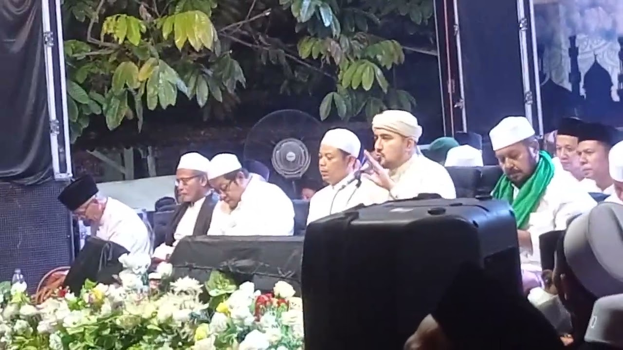 Takjub.!! ketampanan Habib Anis jatirogo bersholawat