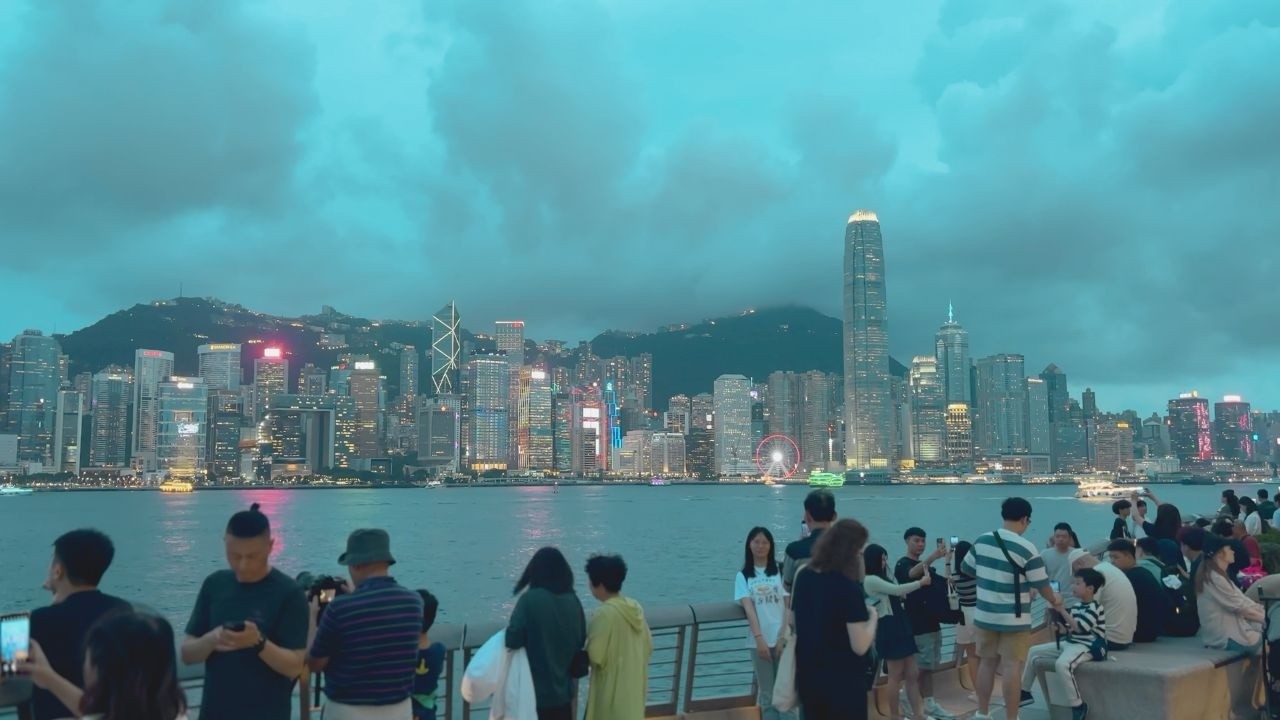 Budget Traveler VS Hong Kong: What Can We See In 2 Days?