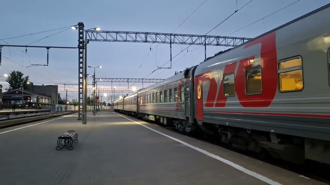 Тепловоз ТЭП70-0554 (ТЧ-14) со скорыми поездом 109С/110С Анапа-Москва