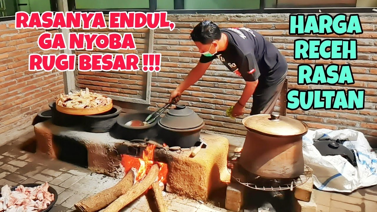 BARU DAN SATU SATUNYA DI SOLO, DIUNGKEP BUMBU SEHARIAN DAN DIMASAK PAKAI KAYU BAKAR | AYAM MBOK LAMI