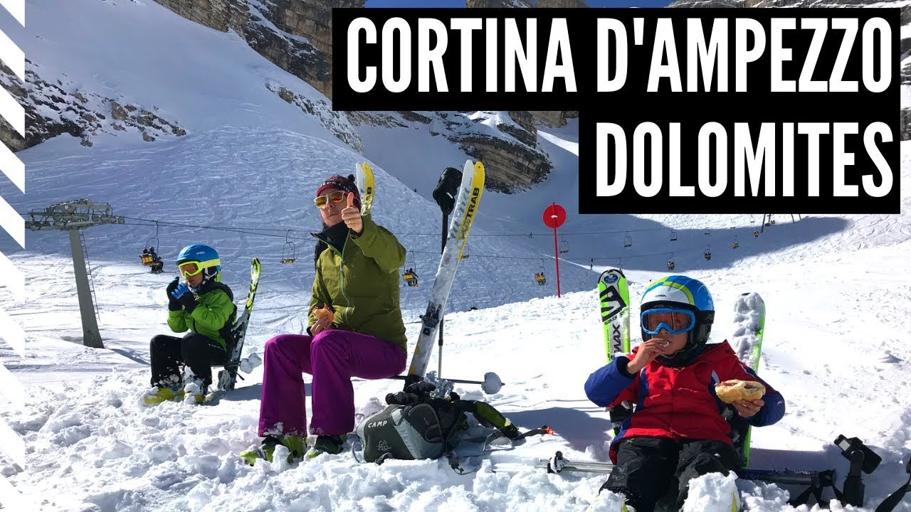 Family skiing in Cortina d'Ampezzo Dolomites