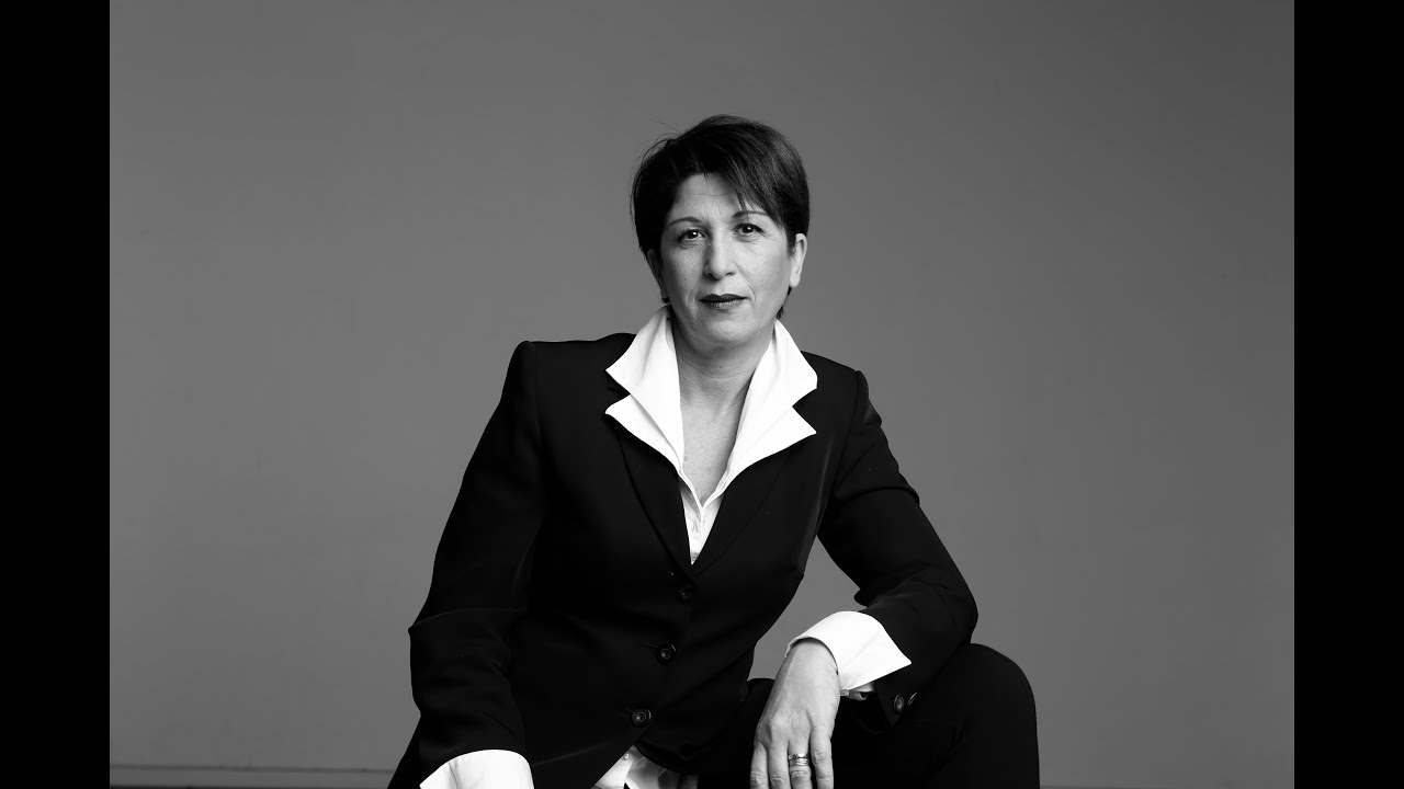 עו
