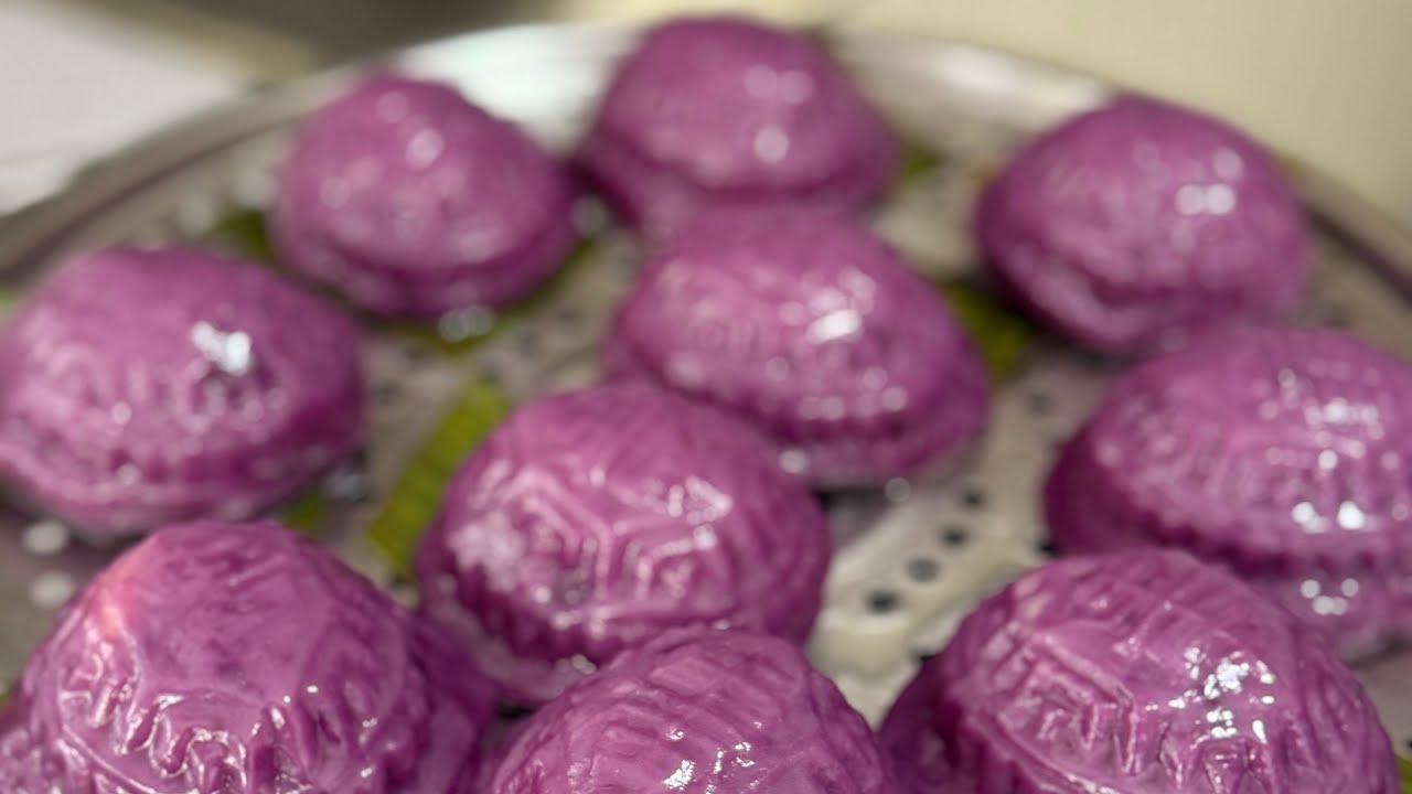 Making Ang ku kuey (Glutinous rice flour) 