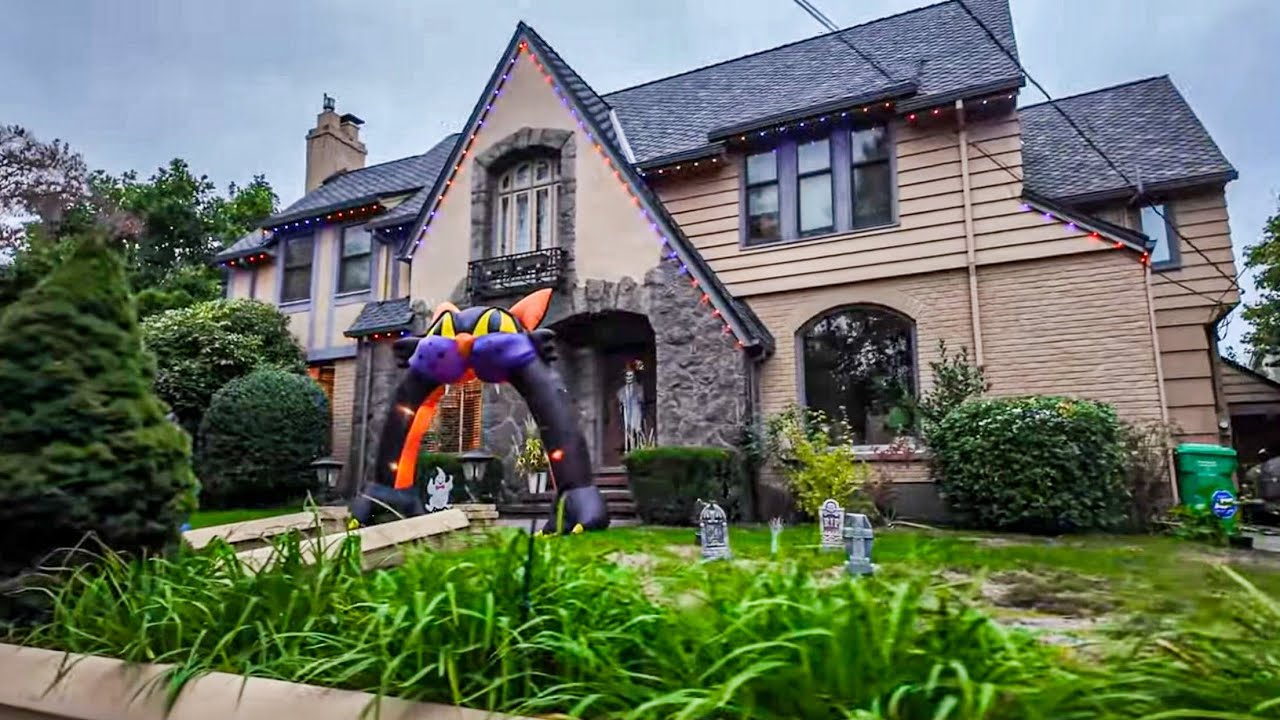 Most Beautiful Neighborhoods in Portland, Oregon | Evening Walk | Laurehurst