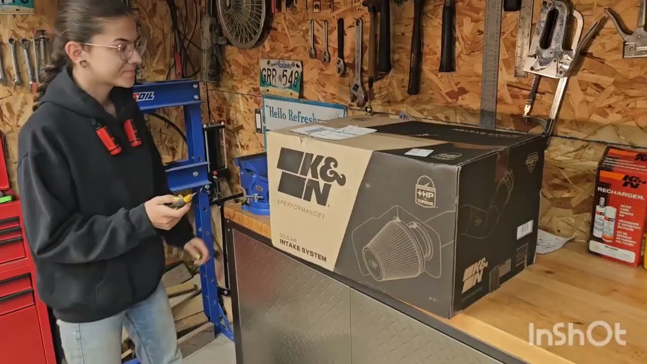 Установка холодного впуска 2015 Hellcat 6.2L Hemi K&N