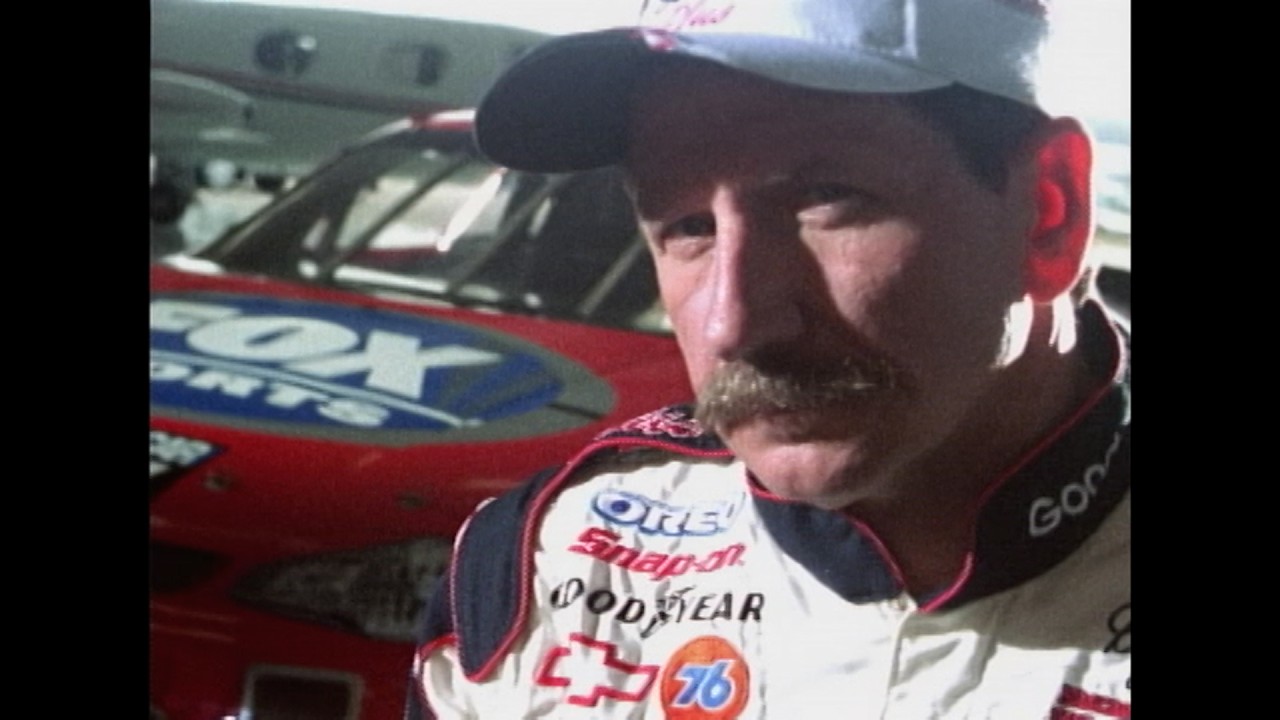 Дейл Эрнхардт установил стандарты для NASCAR в рамках креативного производства на канале Fox.