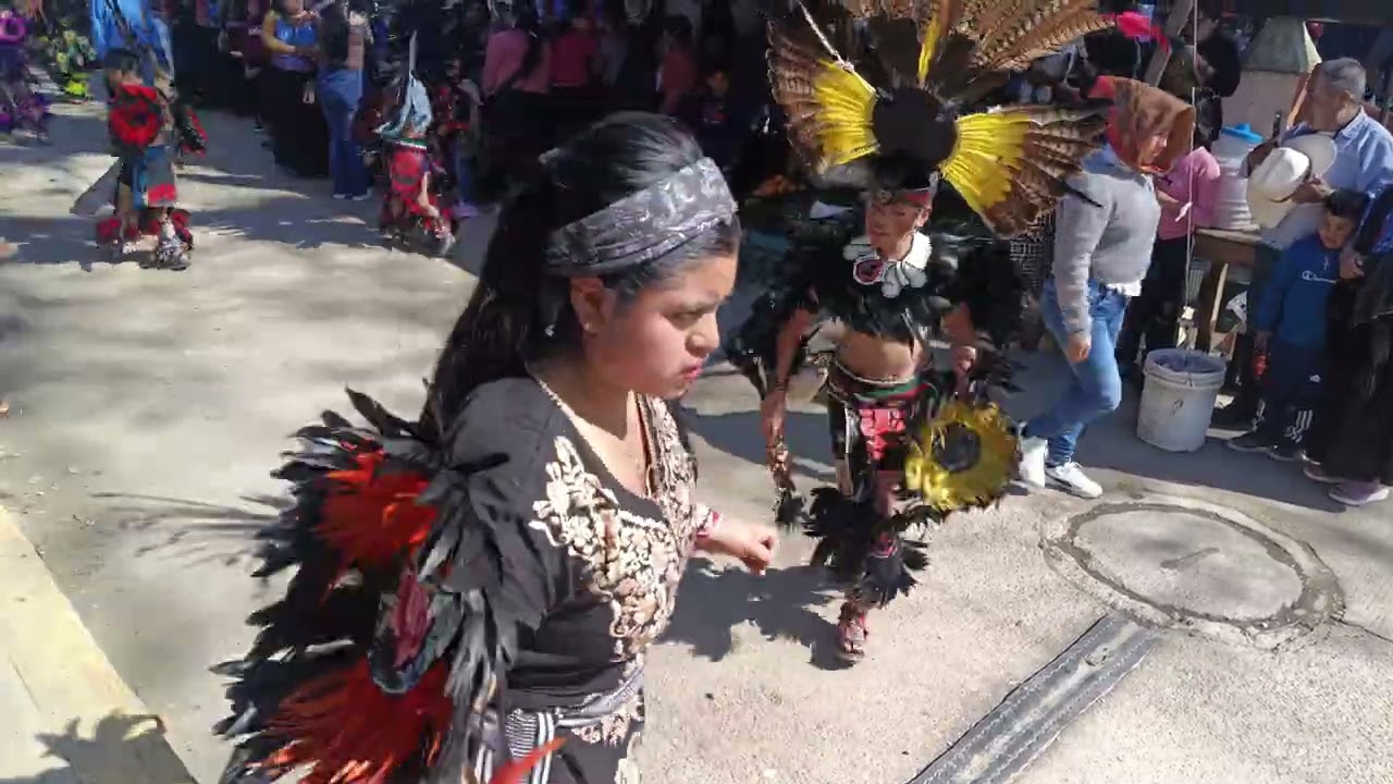 NUESTRAS TRADICIONES SIGUEN VIVAS, MIENTRAS LA JUVENTUD SIGUE SUS DANZAS