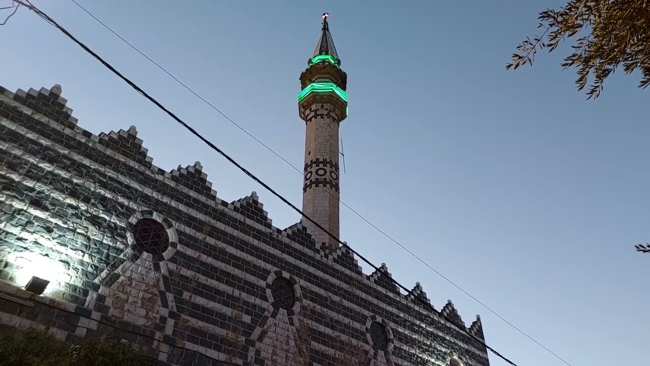 تعالوا معي نقضي الغروب في شوارع التاج والأشرفية .