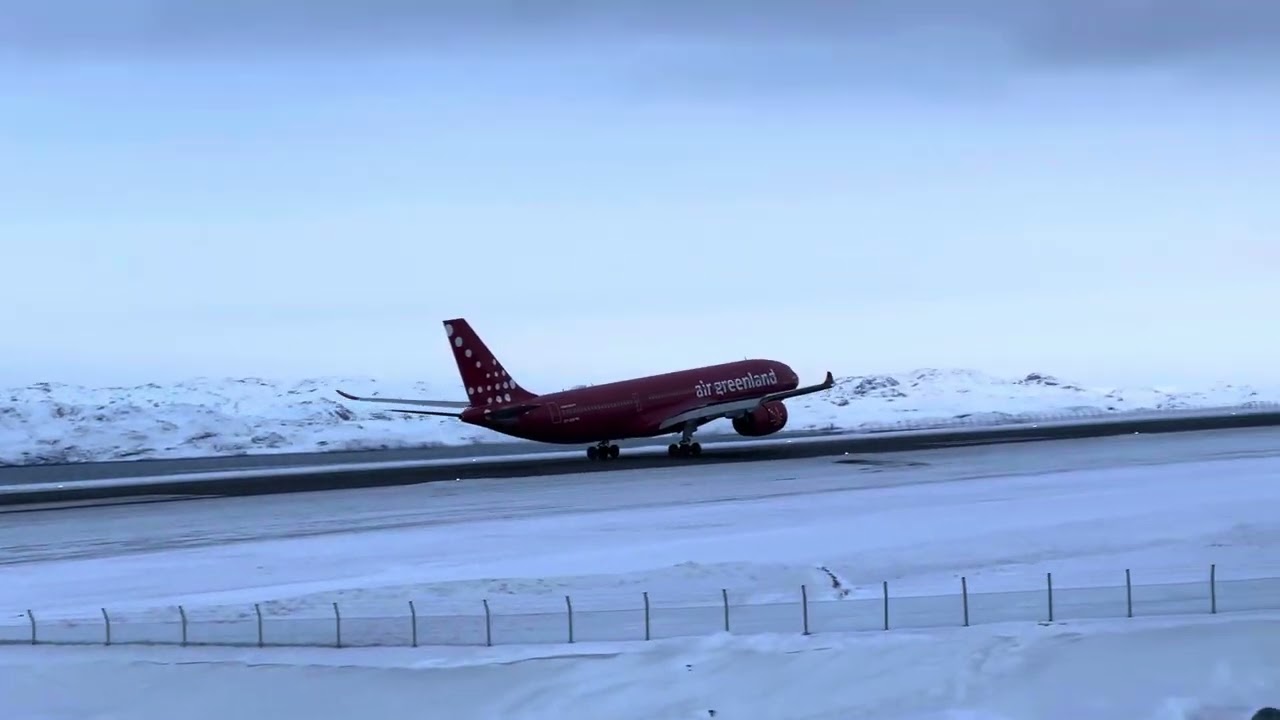 First landing in Nuuk International Airport, 28 November 2024