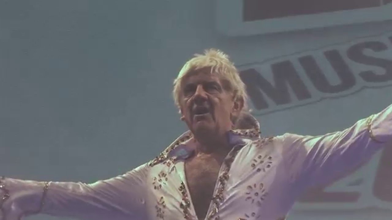 GENE GNOCCHI No Mtv Music Awards