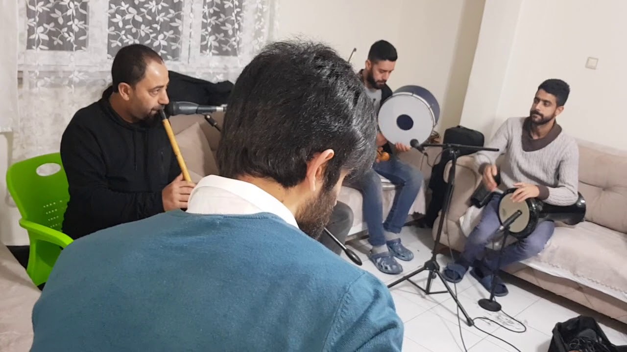 Zeki Baba & Sazları - Sevda Y&uuml;kl&uuml; Kervanlar - Dinlemeden Ge&ccedil;me