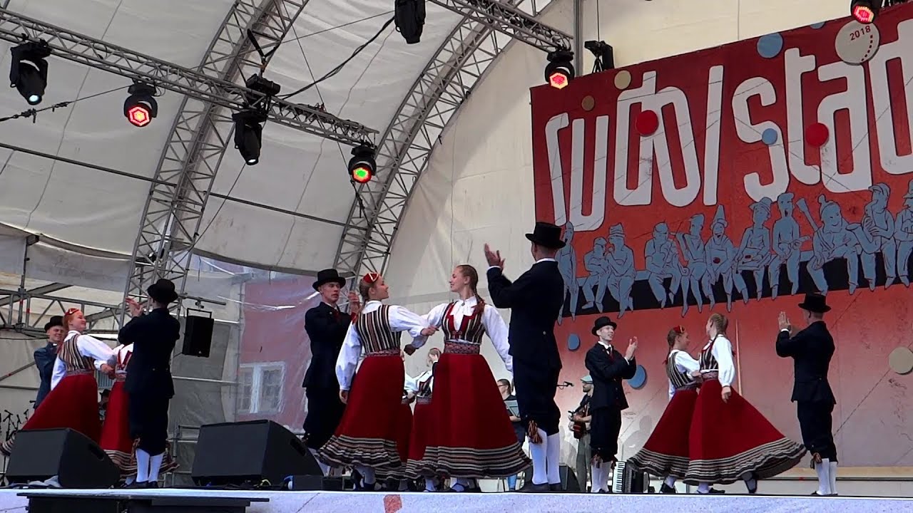 Estonian Folk Dance - Kuljus