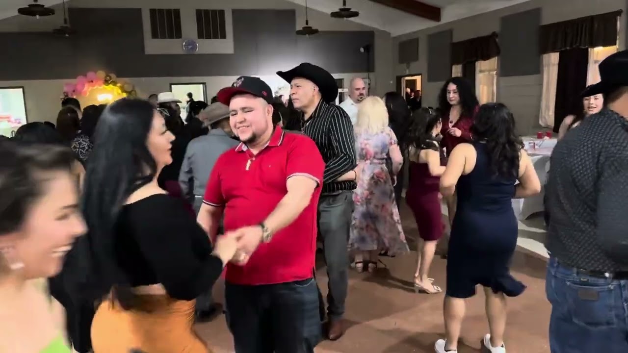 Ch terreno norteño 3 cumbias en los 15 años de Cristina y cristal