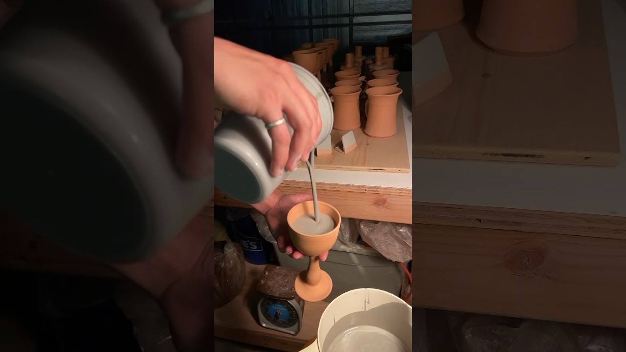 How to glaze your pottery! #pottery #ceramics #ceramicsart #clay #ceramicart #cer&acirc;mica #handmade