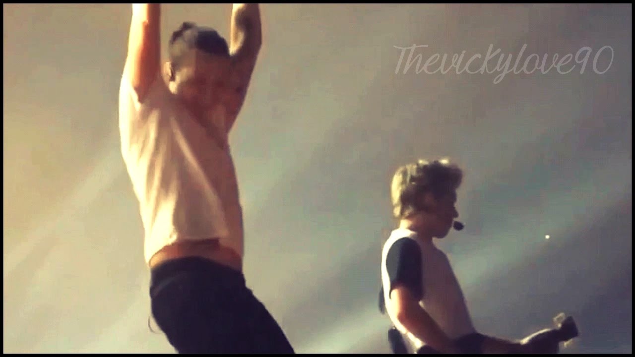 Harry Styles // NEW OTRA FUNNY moments PART 1 (on stage)