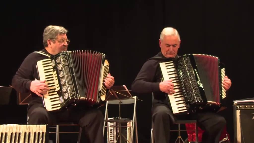 Muiñeira Galega da Armenteira, duo de acordeones  Rias Baixas