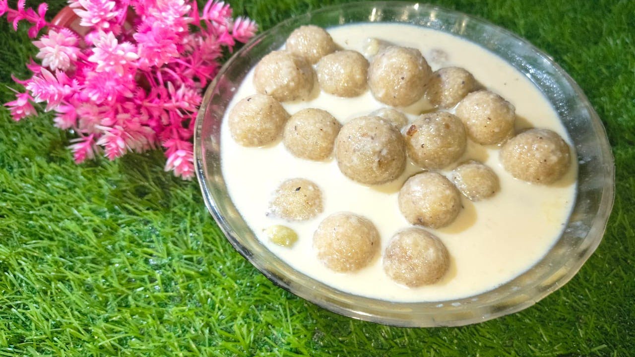 সুজি দিয়ে তৈরি এই নরম তুলতুলে রসালো রসপুলি পিঠা রেসিপি মুখে দিলেই মিলিয়ে যাবে || Pitha Recipe