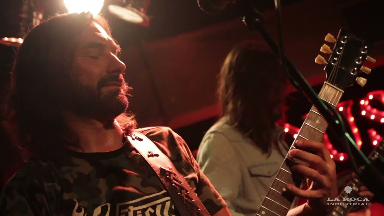 VITICUS EN RED HOUSE STUDIOS: 