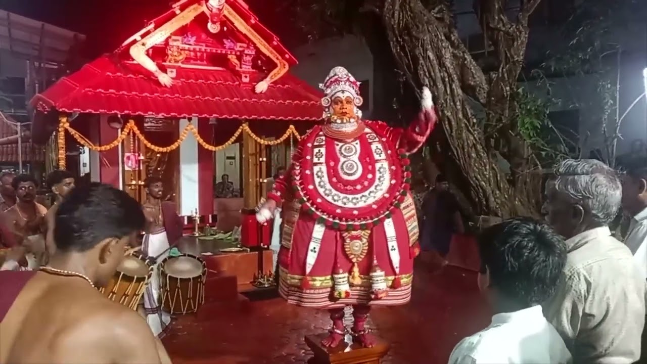 കണ്ണൂർ താവക്കര വലിയവളപ്പ് കാവ് ക്ഷേത്രമഹോത്സവം