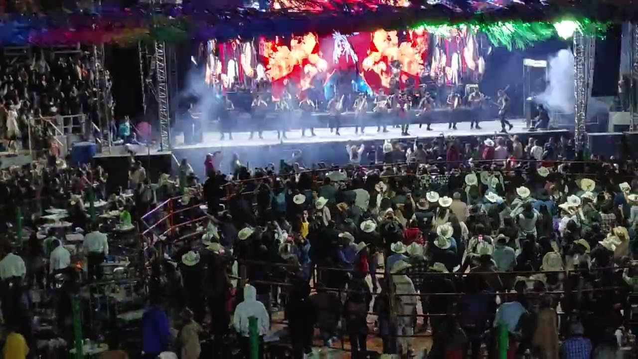Banda Cuisillos en carnaval emiliano Zapata Morelos - Perdóname,mil heridas,Ya nome mires así, final