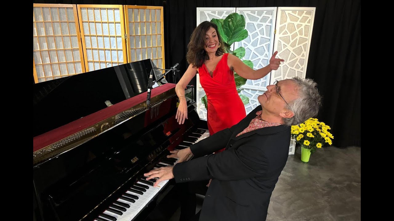 Oblivion (Astor Piazzola) by Maria Angeles Cuevas y Evaristo Pérez - piano