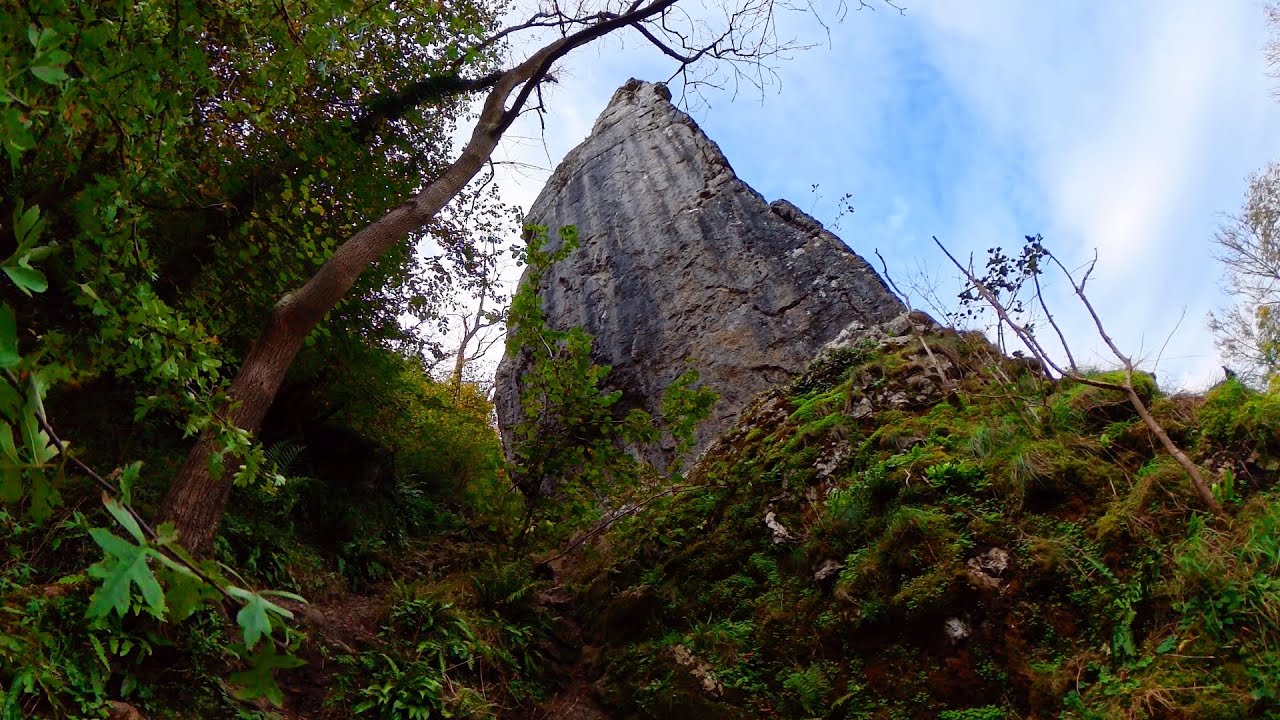 River Dove Stepping Stones to Ilam Rock - Immersive Walk - Dovedale - Peak District