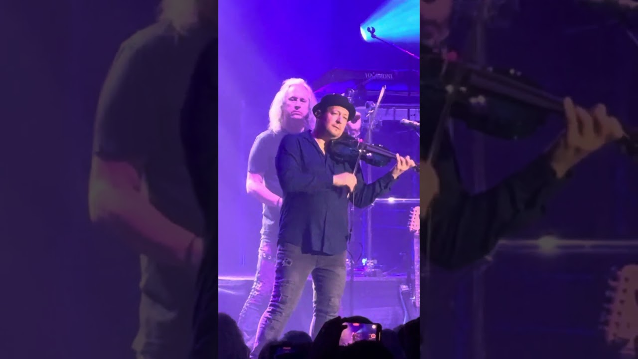 Kansas Dust in the Wind Song Kansas Lead Singer Ronnie Platt tells story about Dust in the Wind Live