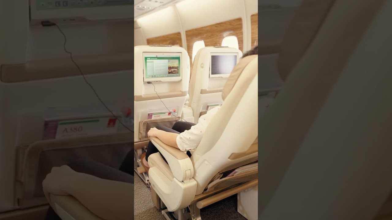 Premium Economy Class ASMR: The Relaxing Sounds of Flying Emirates