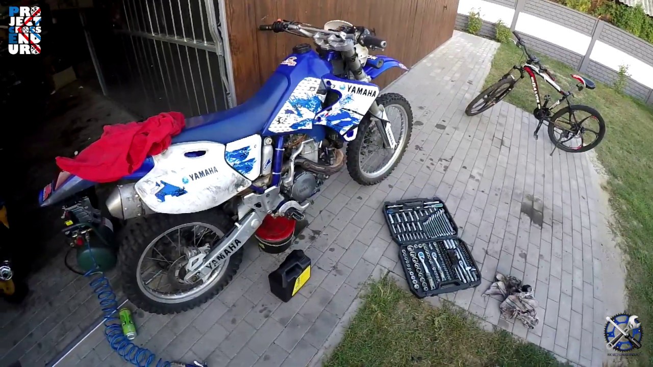 Yamaha WR400: Wymiana filtra oleju, tarcz sprzęgłowych oraz naprawa patnt&oacute;w januszy