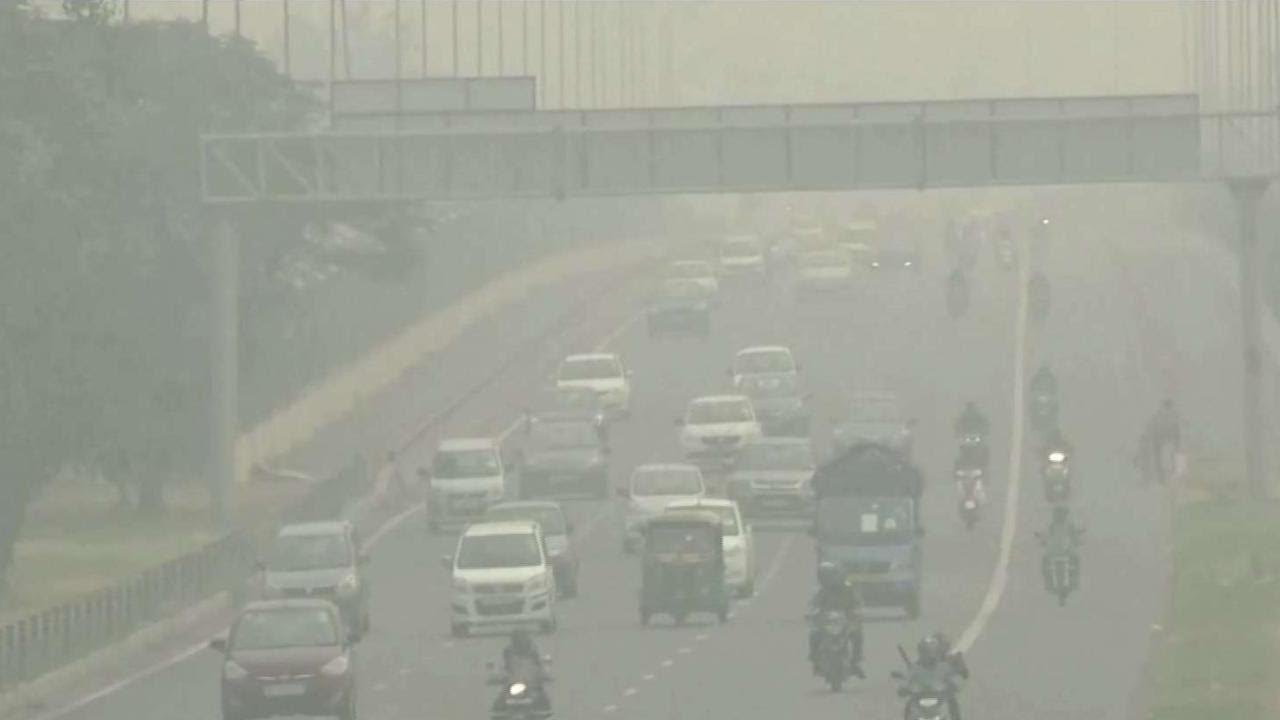 New Delhi restricts some cars in bid to curb air pollution