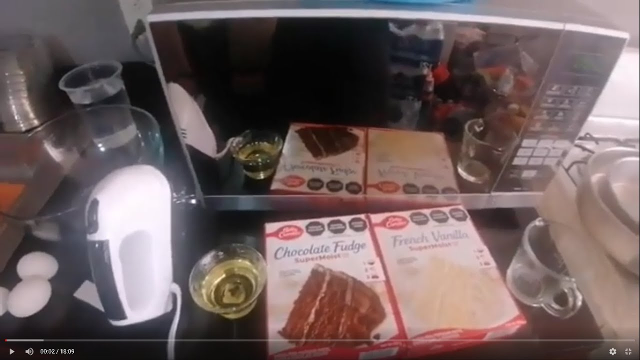 Pastel de caja en horno de microondas