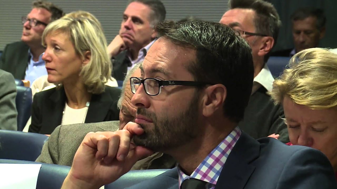 Conférence Luc Ferry : Le bonheur, quête accessible ou pure illusion ?