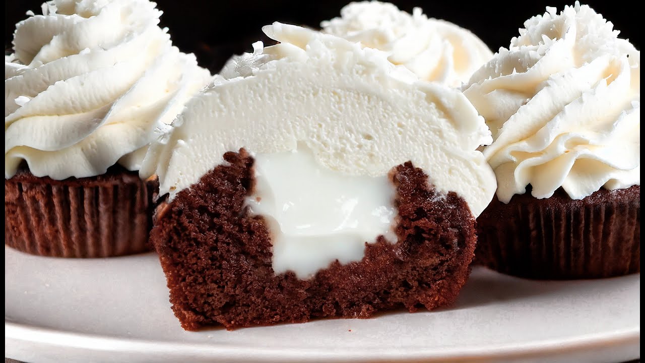 Diese Cupcakes mit Kokosfüllung schmelzen im Mund – unglaublich lecker!