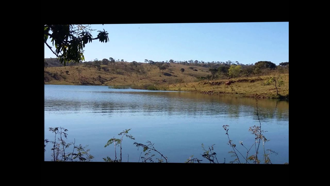 CORUMB&Aacute; IV - Village das Ac&aacute;cias. ( Canarinho Prisioneiro  - Chico Rey e Paran&aacute;)