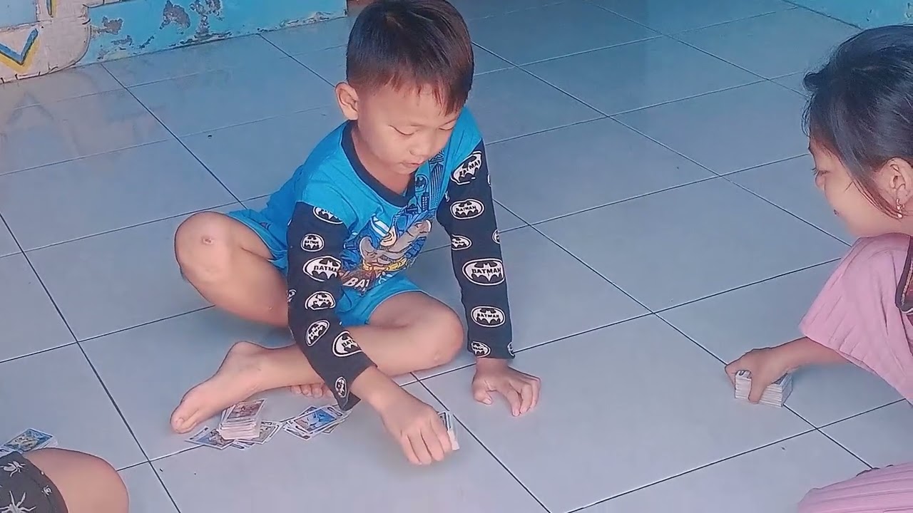 Bocil main kartu tepokk #anakkampung #abangadik #mainkartu #sahabatzidane