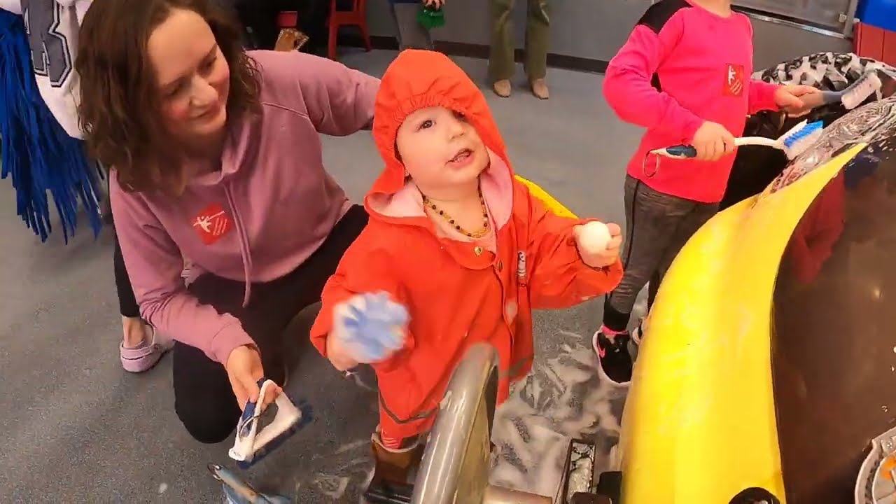 Kids Car wash at the Minnesota Childrens Museum