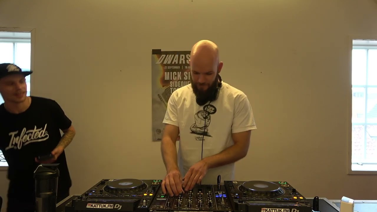DataBass Livestream