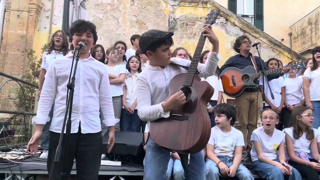 I FALENA e Marco Raccuglia cantano IL PRESTIGIATORE