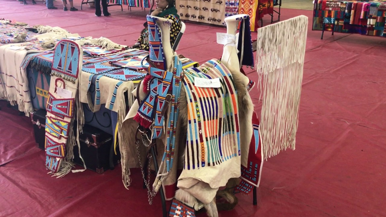 Apsaalooke Fine Beadwork and Art Show at Crow Native Days 2017