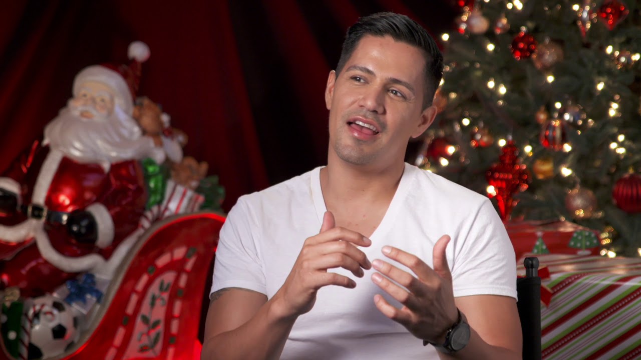 A Bad Moms Christmas: Jay Hernandez 
