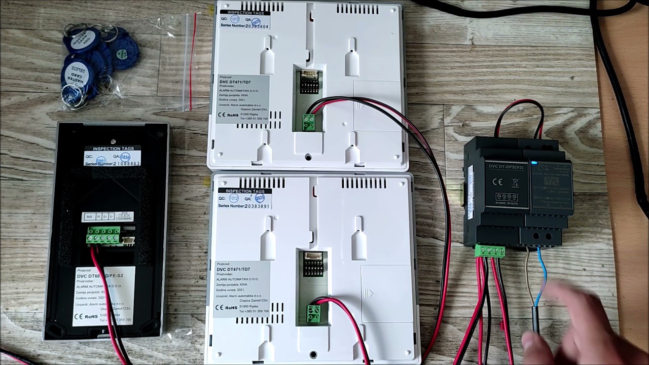 DVC Video interfon 2 pozivna mesta i 2 monitora