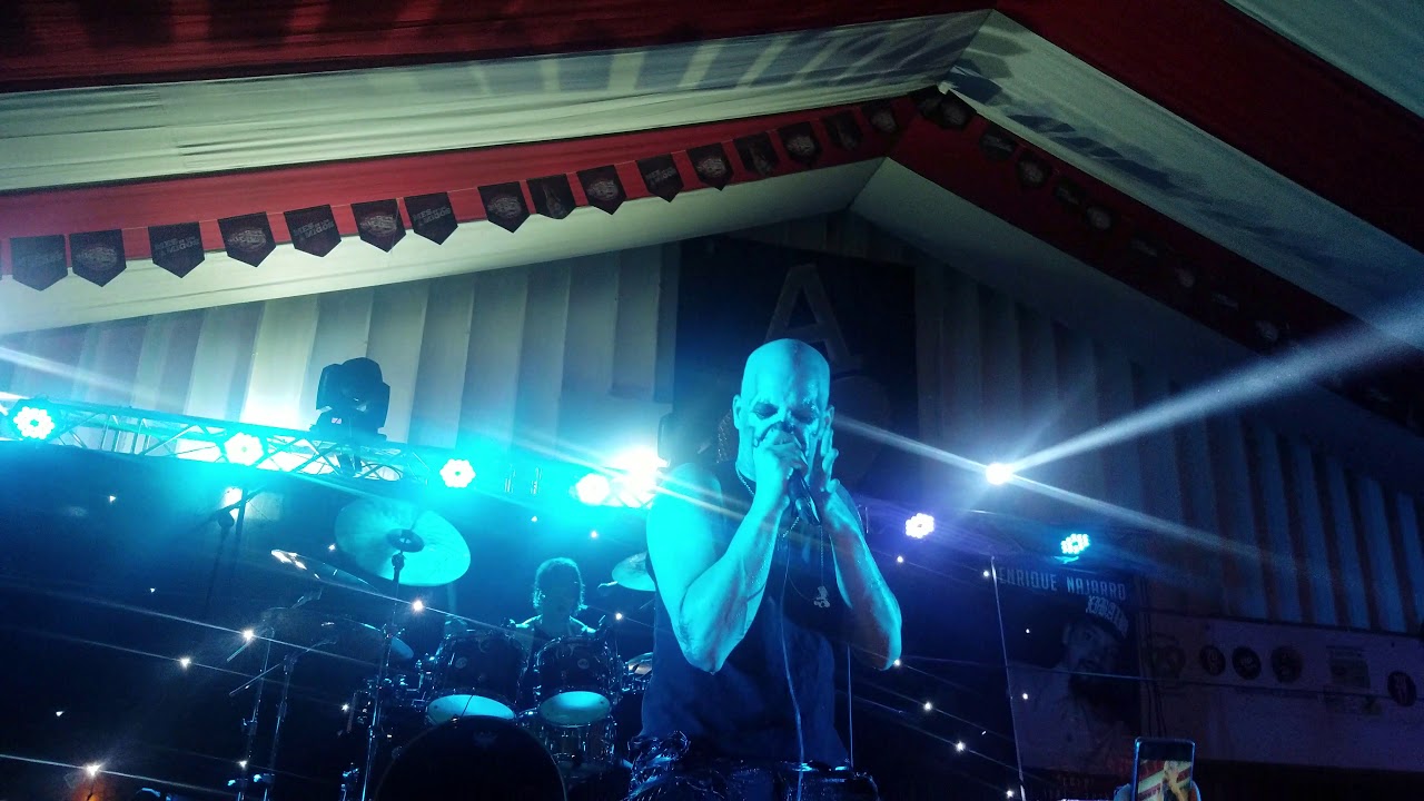 Michale Graves- Crimson Ghost (Live in El Salvador)