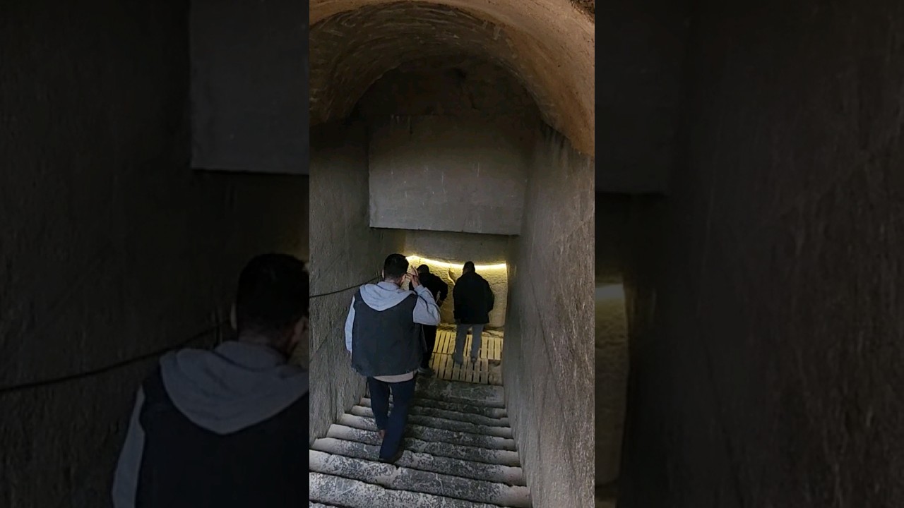 Вход в подземелье Персеполя, Иран: мегалитика Египта и 💩 переделок и реставраций